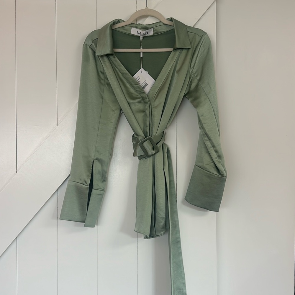 NWT Elliat Satin Top
